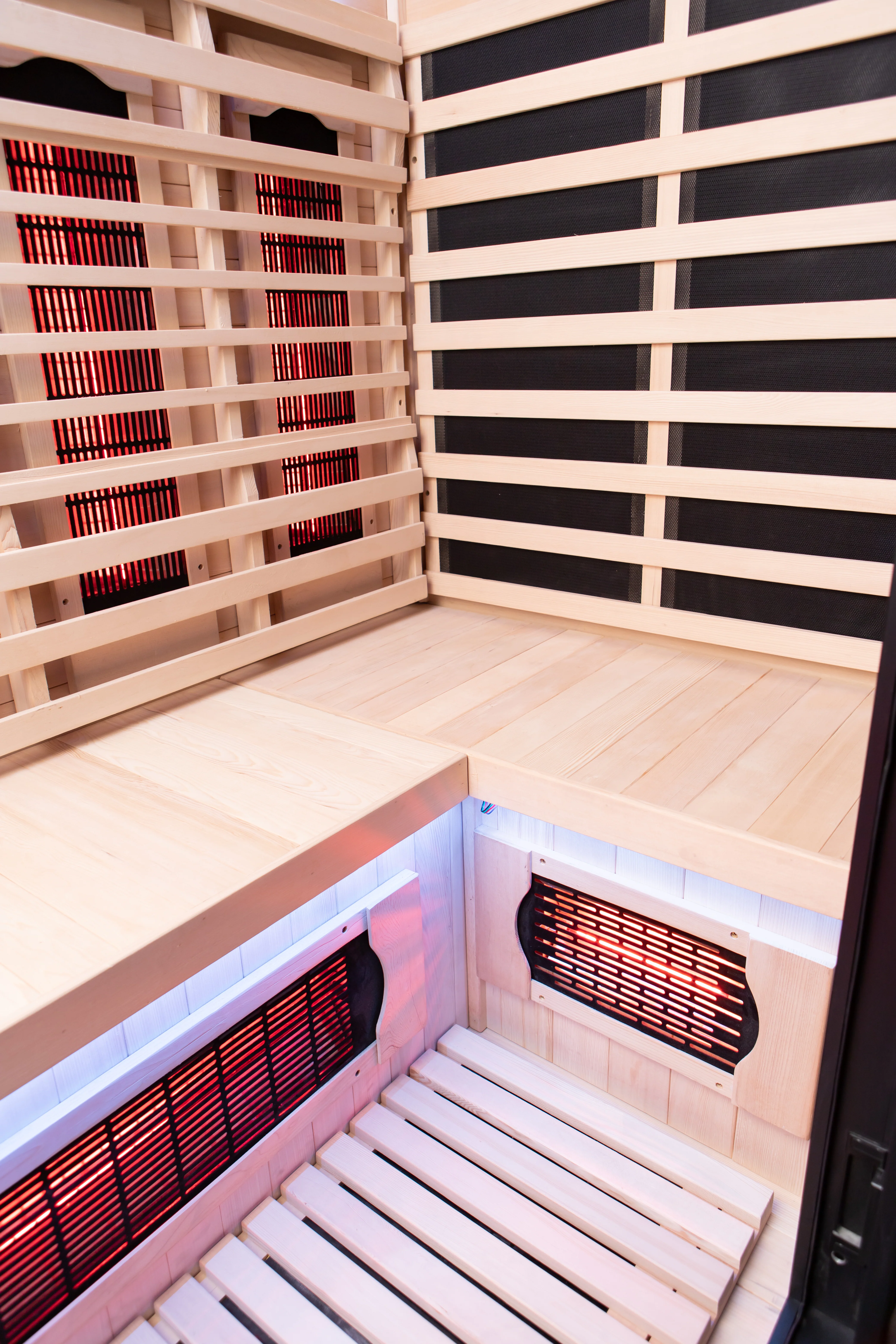 El Capitan 4-Person Outdoor Full Spectrum Infrared Sauna with Full-Body Medical-Grade Red Light Therapy and Smart WiFi App Control - Image 21