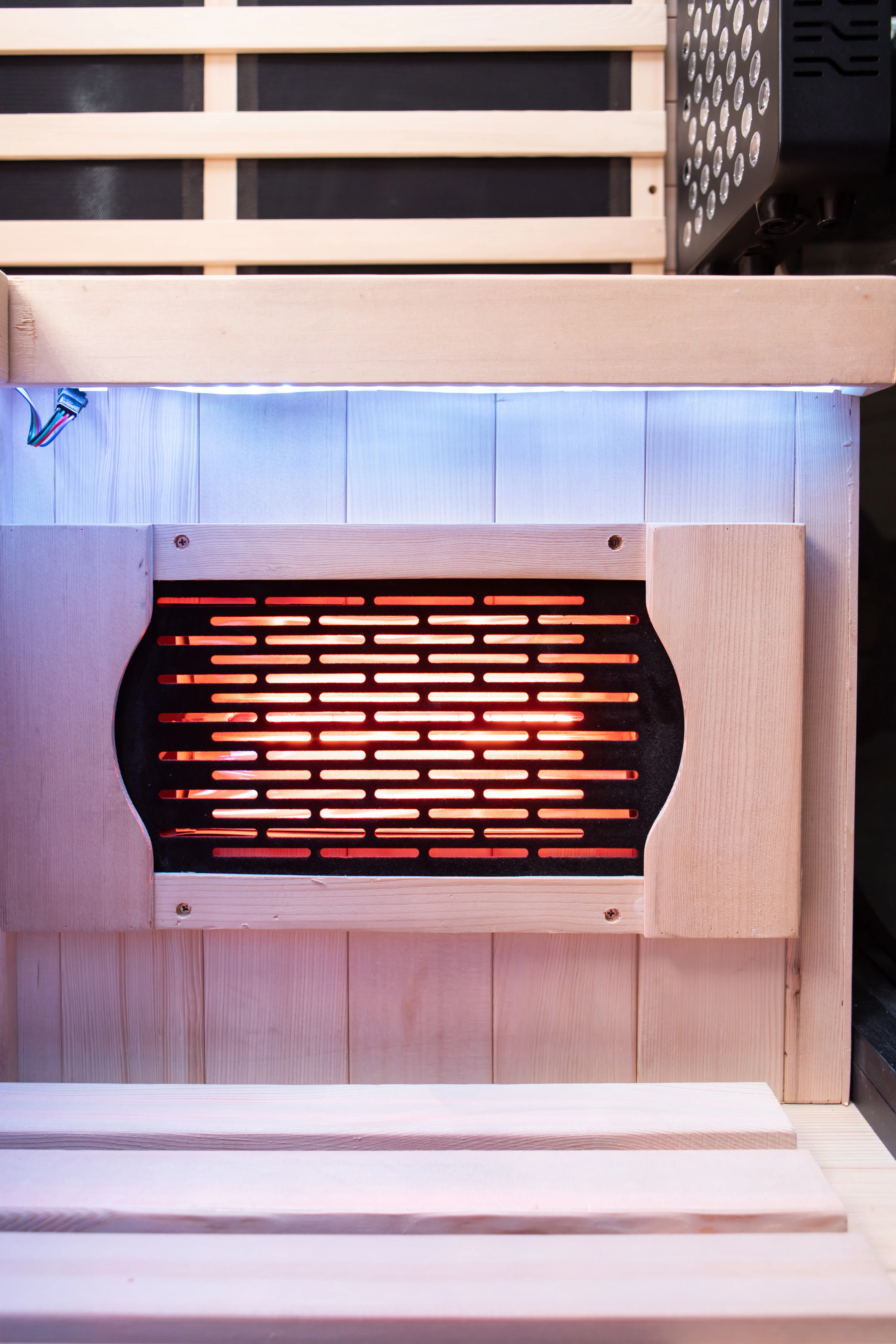 El Capitan 4-Person Outdoor Full Spectrum Infrared Sauna with Full-Body Medical-Grade Red Light Therapy and Smart WiFi App Control - Image 24